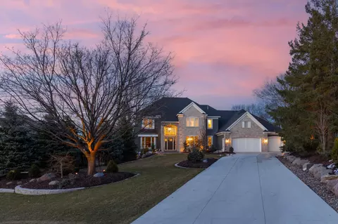 10072 Gristmill Rdg, Eden Prairie, MN 55347