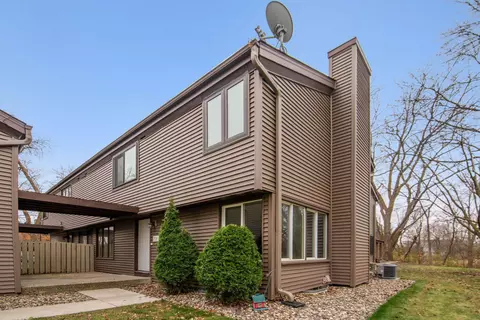 112715 Hundertmark Rd, Chaska, MN 55318