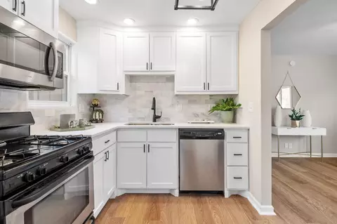 401 W 102nd St, Bloomington, MN 55420