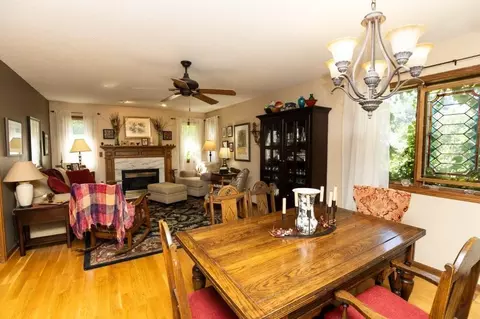 Dining - 5290 Lawler Beach Rd, Willmar, MN 56201 photo 2 of 2