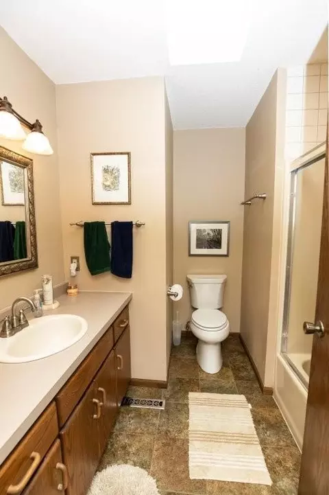 Bath - 5290 Lawler Beach Rd, Willmar, MN 56201 photo 1 of 3