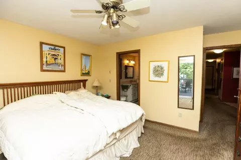 Bedroom - 5290 Lawler Beach Rd, Willmar, MN 56201 photo 2 of 5