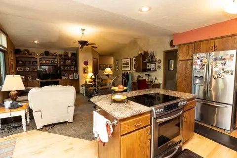 Kitchen - 5290 Lawler Beach Rd, Willmar, MN 56201 photo 4 of 5