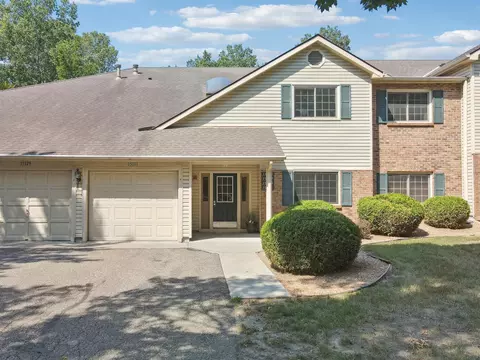 15131 Lesley Ln, Eden Prairie, MN 55346