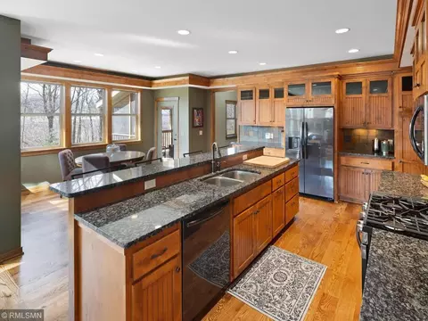 915 Silver Maple Dr, New Prague, MN 56071