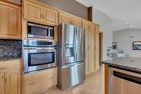 Kitchen - 7124 Rolling View Dr, Saint Cloud, MN 56303 photo 2 of 4