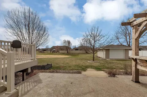 Exterior - 7124 Rolling View Dr, Saint Cloud, MN 56303 photo 4 of 10