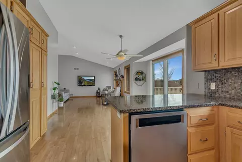 Kitchen - 7124 Rolling View Dr, Saint Cloud, MN 56303 photo 4 of 4