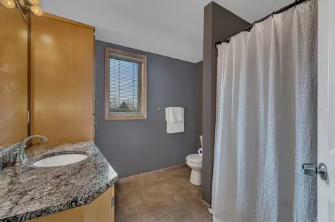 Bath - 7124 Rolling View Dr, Saint Cloud, MN 56303 photo 2 of 3