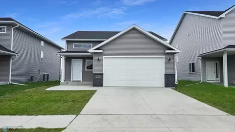 6730 70th Ave S, Horace, ND 58047