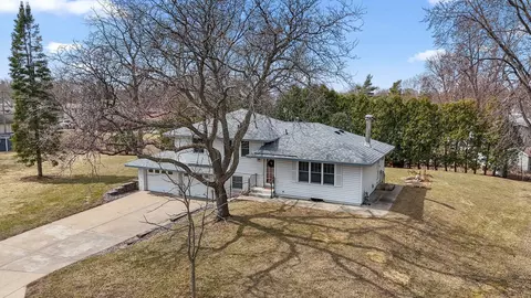 8566 Imperial Ave S, Cottage Grove, MN 55016