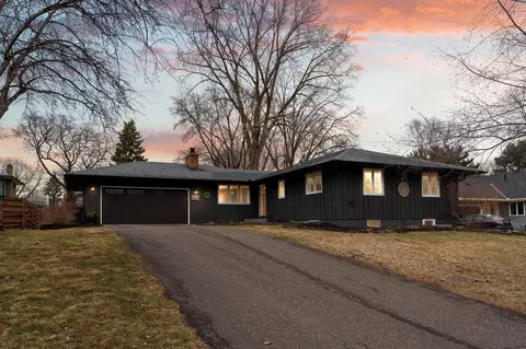 1791 Maple Ln, Roseville, MN 55113