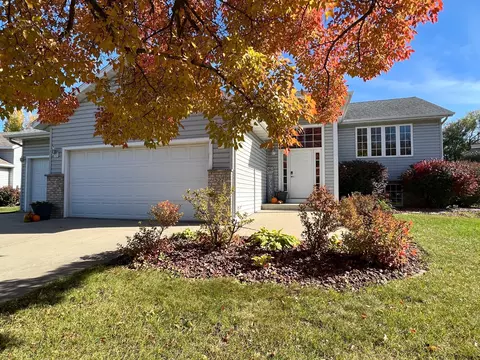 527 Lally Ln, Zumbrota, MN 55992
