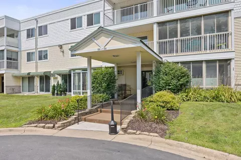 130 Demont Ave E #244, Little Canada, MN 55117