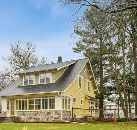 813 Olive St W, Stillwater, MN 55082