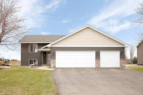 516 Elm St NE, Lonsdale, MN 55046