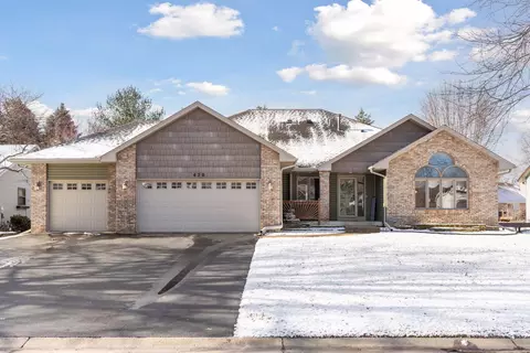 470 Hawthorn Rd, Lino Lakes, MN 55014