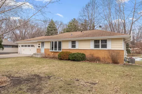 3336 Scott Ave N, Golden Valley, MN 55422