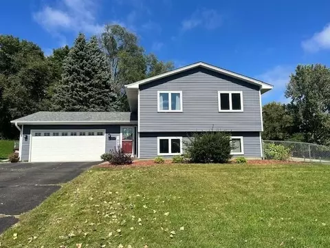 2905 60th St E, Inver Grove Heights, MN 55076