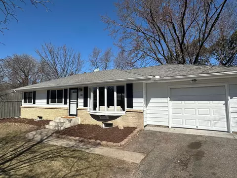 223 Hawes Ave, Shoreview, MN 55126