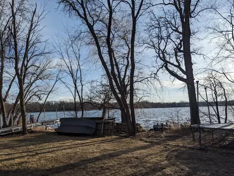 5635 Evergreen Ln N, Plymouth, MN 55442