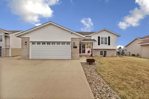 835 Lee St NE, Owatonna, MN 55060