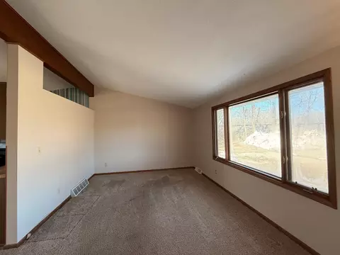 Living - 528 W Sorenson Ave, Appleton, MN 56208 photo 2 of 4