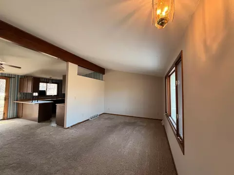 Living - 528 W Sorenson Ave, Appleton, MN 56208 photo 3 of 4