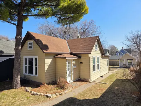 408 Erie St, Saint Paul, MN 55102