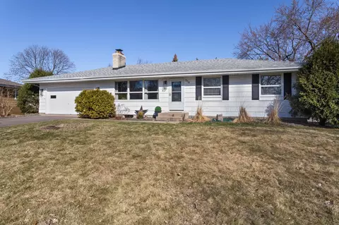 574 Continental Dr, New Brighton, MN 55112