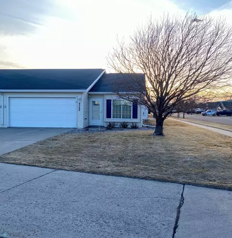 4702 10th Ave S, Fargo, ND 58103
