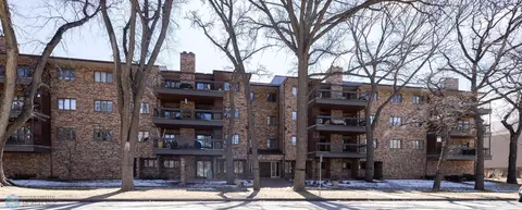 420 6th Ave S #208, Fargo, ND 58103
