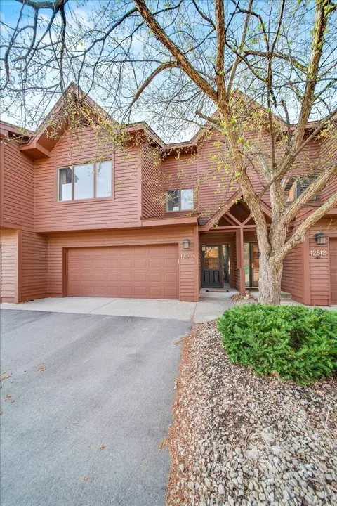 12510 Parkwood Dr, Burnsville, MN 55337