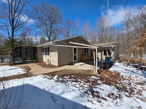 350 25 14 Ave, Cumberland, WI 54829