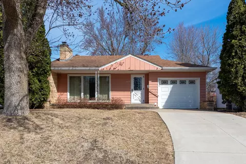 312 7th Ave NW, Waseca, MN 56093