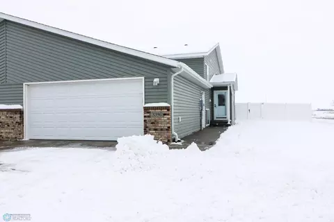 3396 Maple Leaf Loop S, Fargo, ND 58104 photo 2
