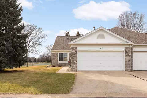 1814 Stone Meadow Blvd, Shakopee, MN 55379
