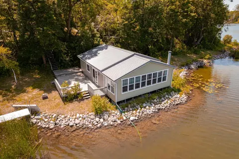 10020 S Rachel Rd SW, Farwell, MN 56327