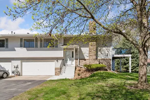 833 Evergreen Cir, Burnsville, MN 55337