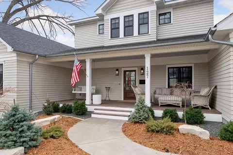127 W Lake St, Excelsior, MN 55331