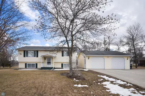 609 Broadway Ave, Detroit Lakes, MN 56501