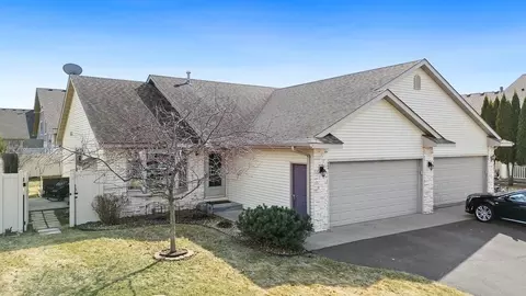 72 Meadowlark Dr, Hudson, WI 54016
