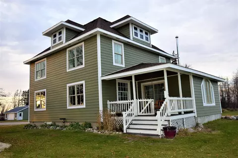 38272 300th St, Roseau, MN 56751