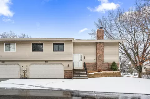 3585 York Dr, Woodbury, MN 55125