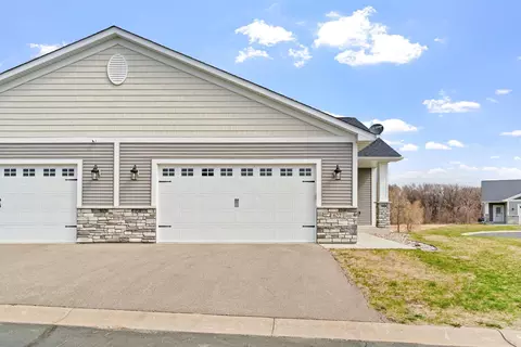 622 Shoreview Ln, Norwood Young America, MN 55397
