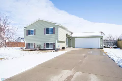 361 Maple Pointe Blvd, Mapleton, ND 58059