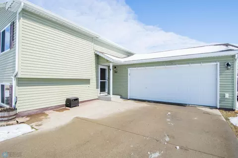 Exterior - 361 Maple Pointe Blvd, Mapleton, ND 58059 photo 3 of 10