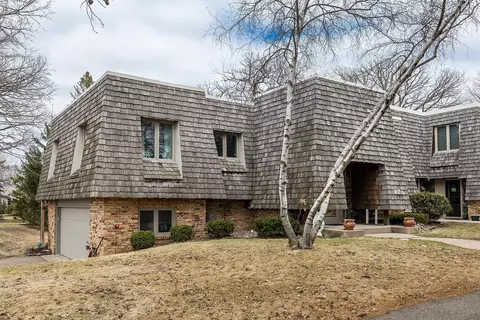 1810 Victoria Rd S, Mendota Heights, MN 55118