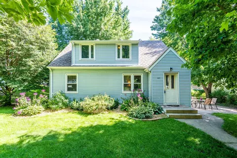 617 W Myrtle St, Saint Peter, MN 56082
