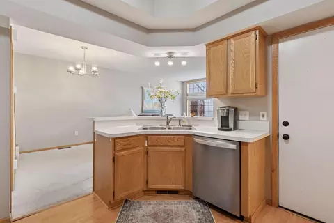 Kitchen - 1901 N Ruby Ct #55, Eagan, MN 55122 photo 4 of 7